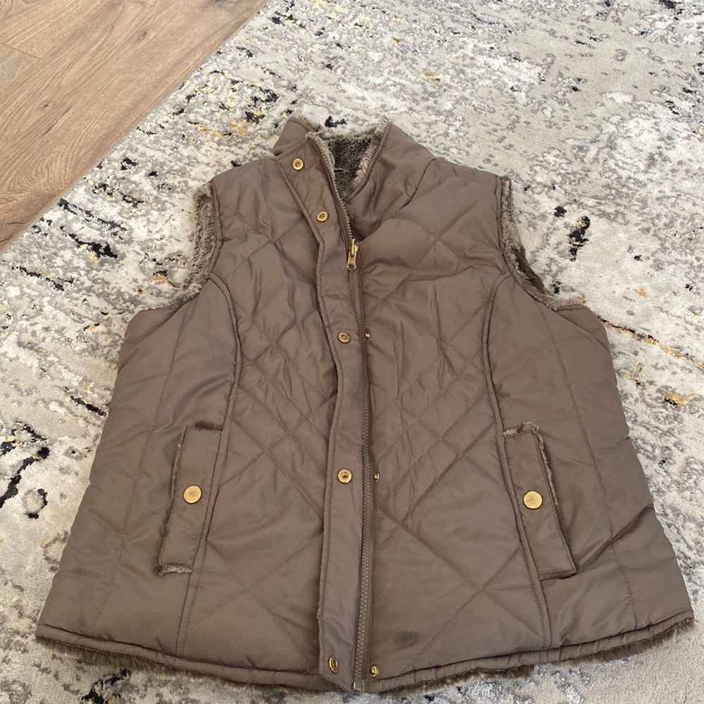 Reversible vest
